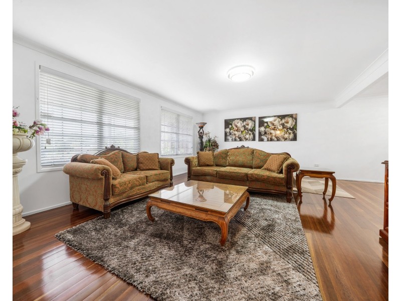 17 Sardon Street, Centenary Heights QLD 4350