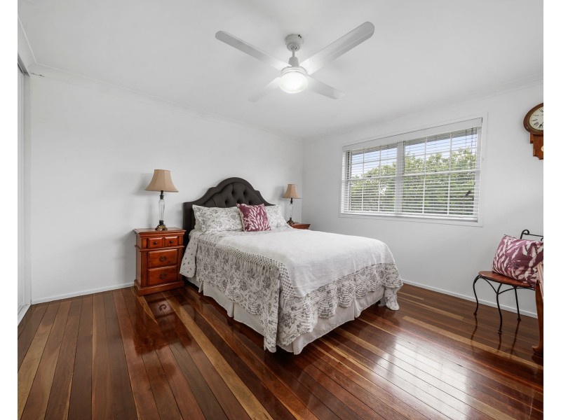 17 Sardon Street, Centenary Heights QLD 4350