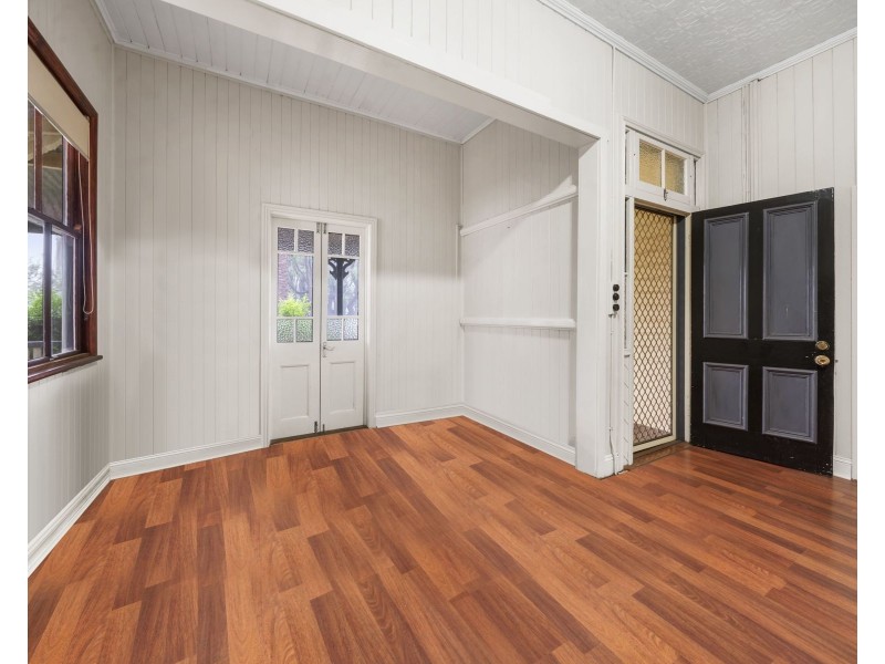 19 Herries Street, East Toowoomba QLD 4350