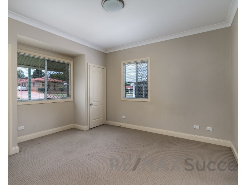 55 Llewellyn Street, Centenary Heights QLD 4350