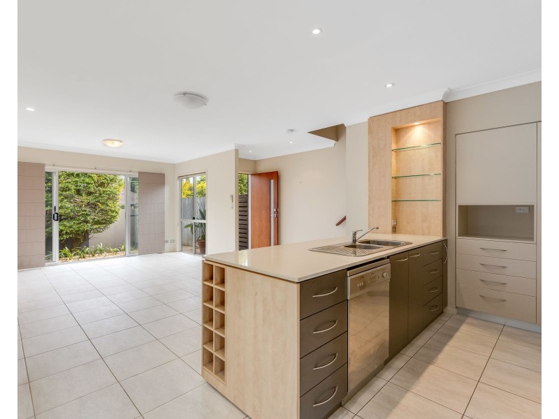 4/4B Herries Street, East Toowoomba QLD 4350