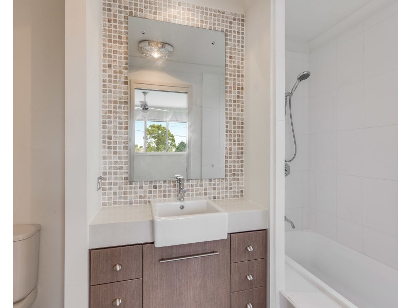 4/4B Herries Street, East Toowoomba QLD 4350