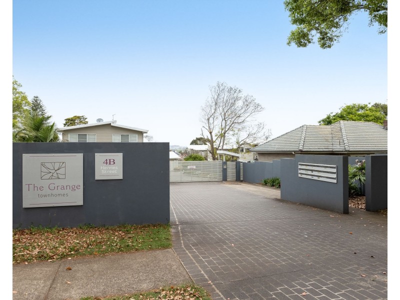 4/4B Herries Street, East Toowoomba QLD 4350