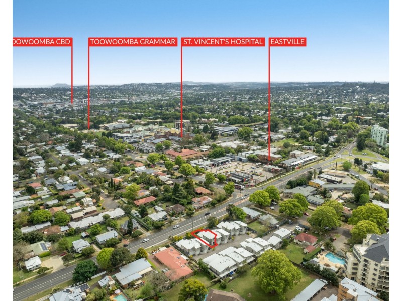 4/4B Herries Street, East Toowoomba QLD 4350