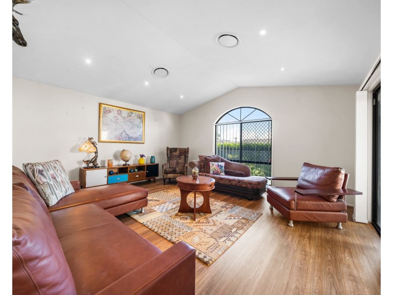 5 Bridget Court, Middle Ridge QLD 4350