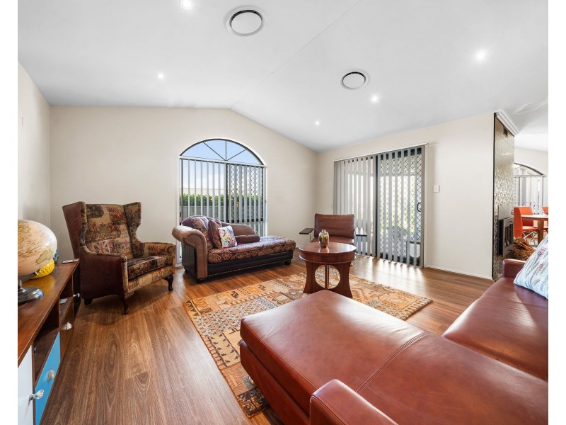 5 Bridget Court, Middle Ridge QLD 4350