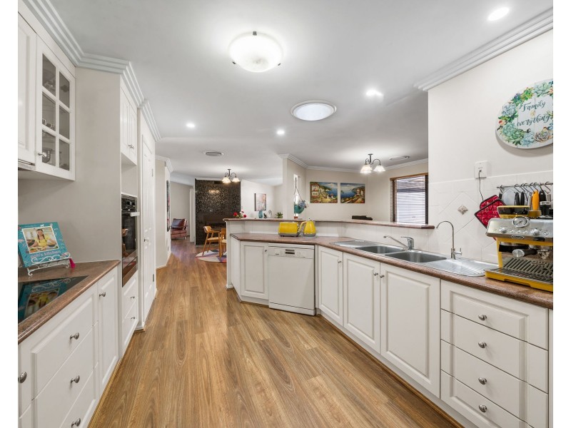 5 Bridget Court, Middle Ridge QLD 4350