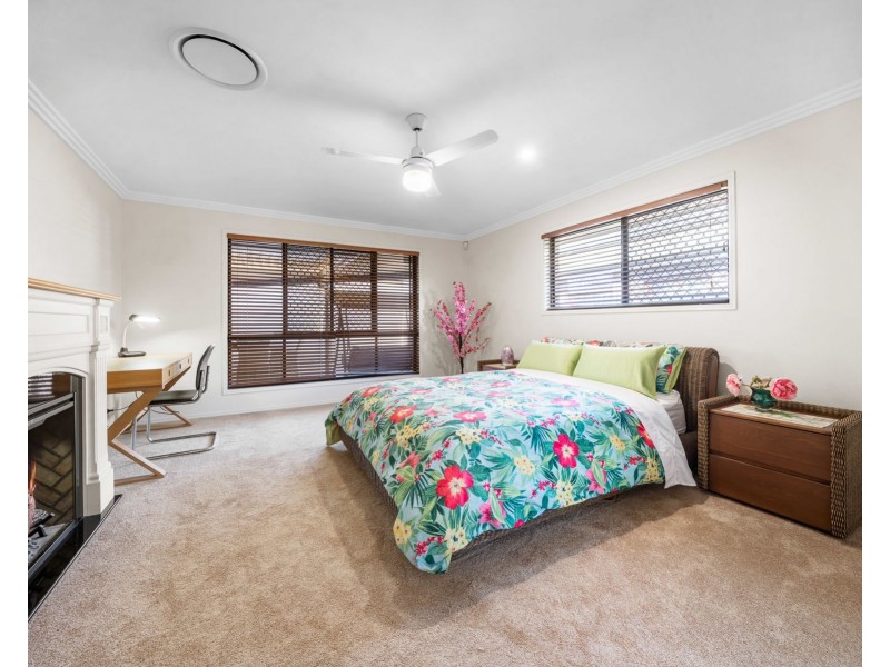 5 Bridget Court, Middle Ridge QLD 4350