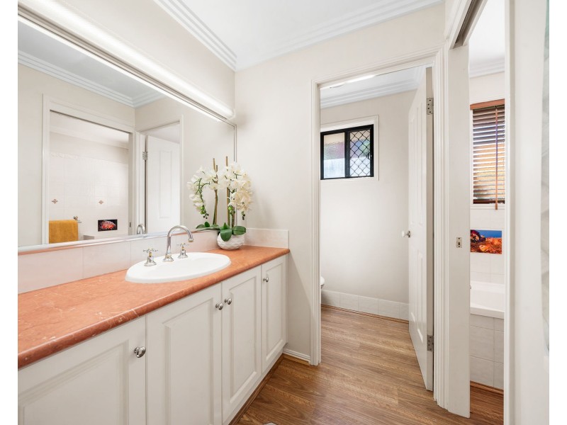 5 Bridget Court, Middle Ridge QLD 4350