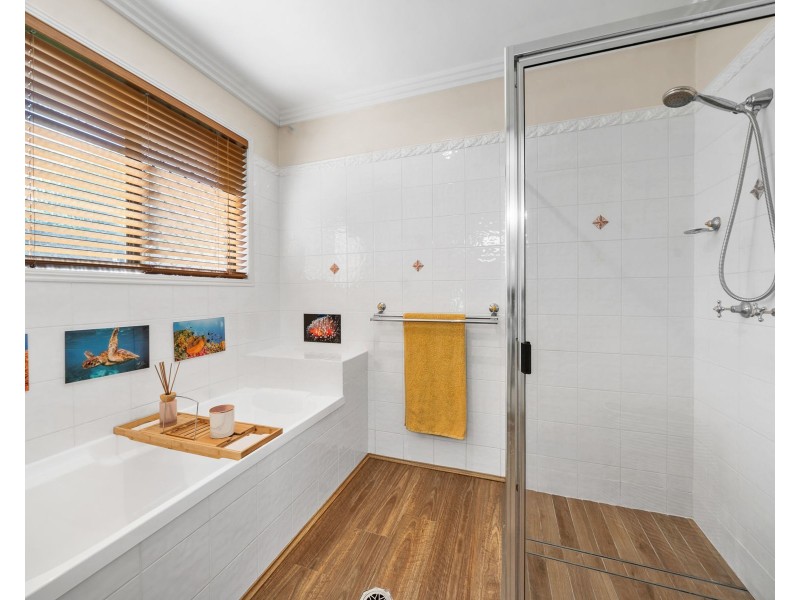 5 Bridget Court, Middle Ridge QLD 4350