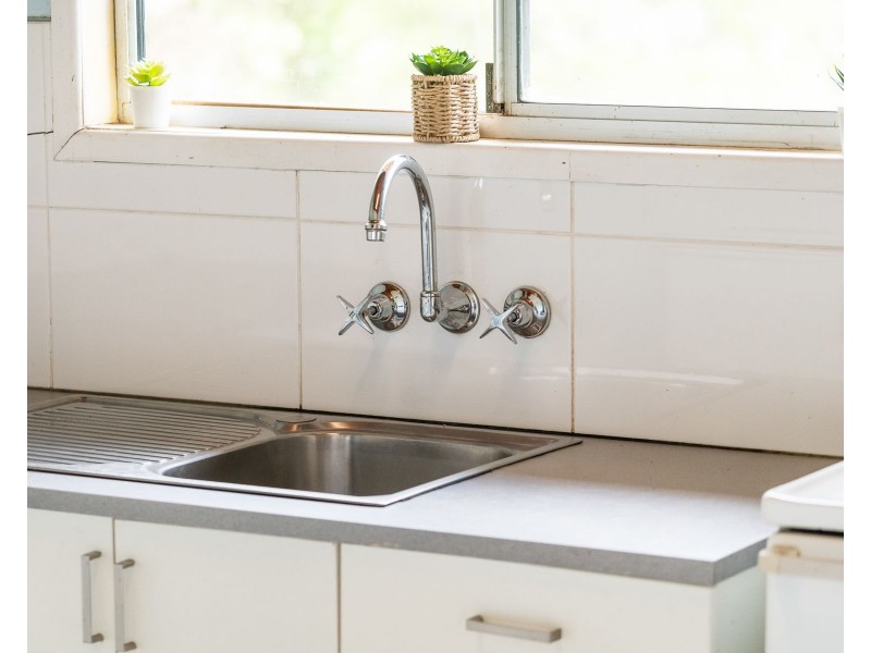 12 Neville Street, Meringandan West QLD 4352