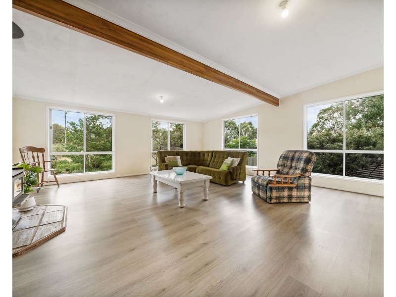 12 Neville Street, Meringandan West QLD 4352