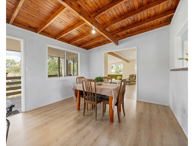 12 Neville Street, Meringandan West QLD 4352