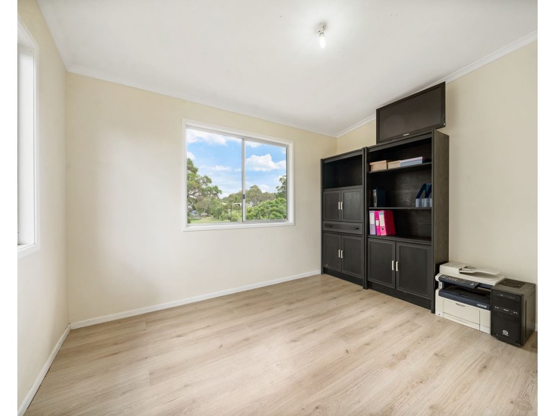 12 Neville Street, Meringandan West QLD 4352