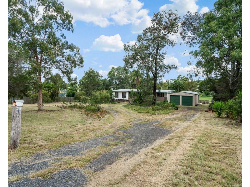 12 Neville Street, Meringandan West QLD 4352