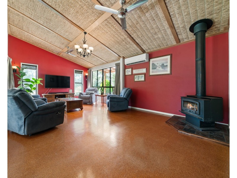 27 Fifteen Mile Road, Murphys Creek QLD 4352