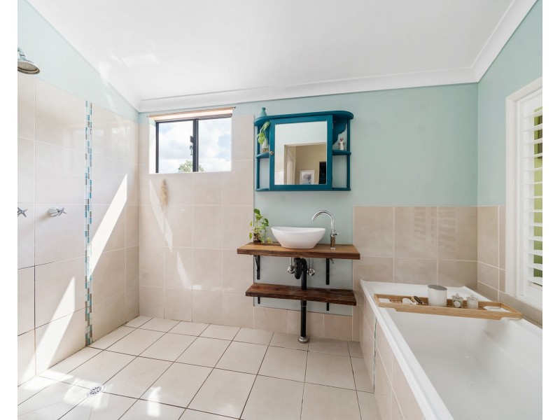 27 Fifteen Mile Road, Murphys Creek QLD 4352