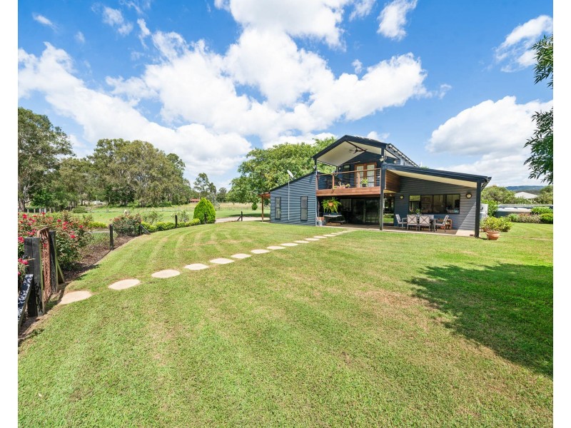 27 Fifteen Mile Road, Murphys Creek QLD 4352