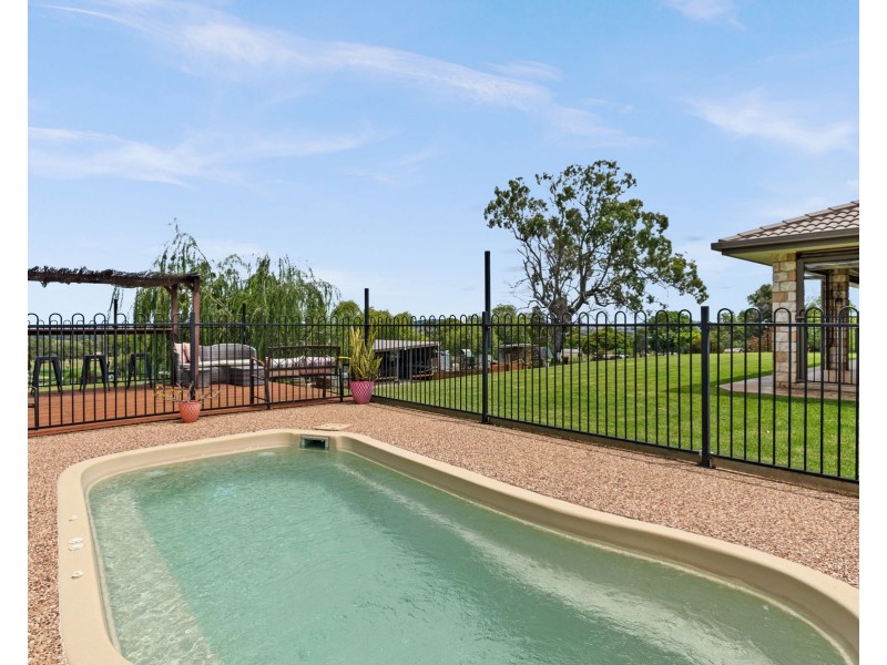 43 Harvey Road, Glenvale QLD 4350