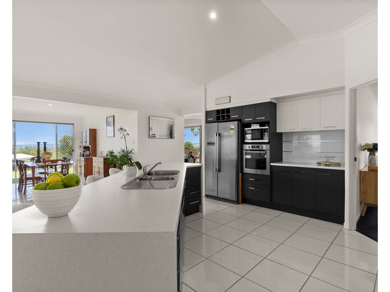 43 Harvey Road, Glenvale QLD 4350