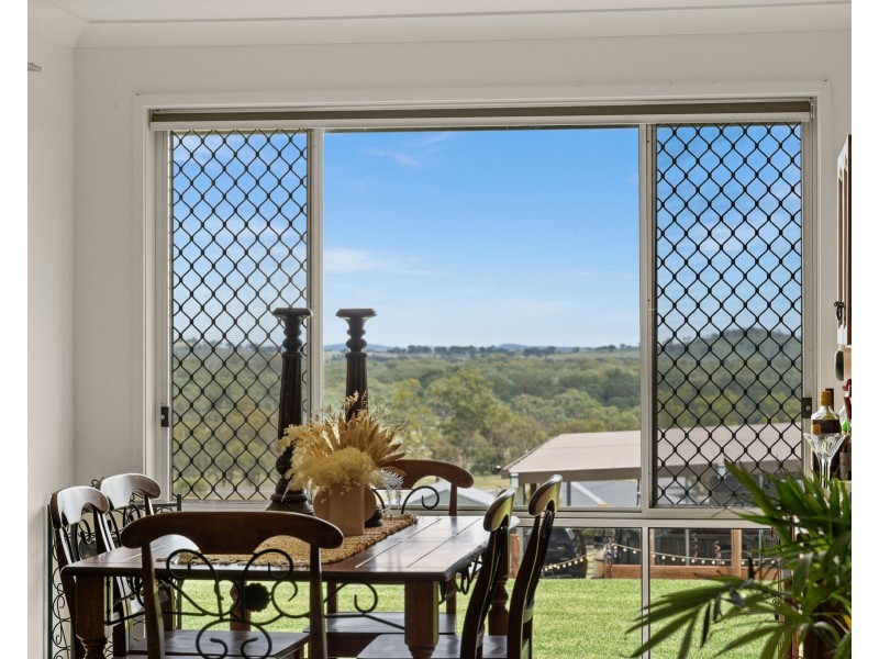 43 Harvey Road, Glenvale QLD 4350