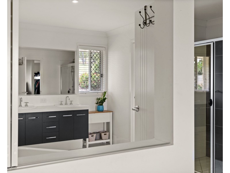 43 Harvey Road, Glenvale QLD 4350