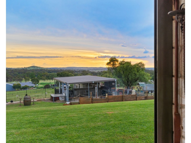 43 Harvey Road, Glenvale QLD 4350