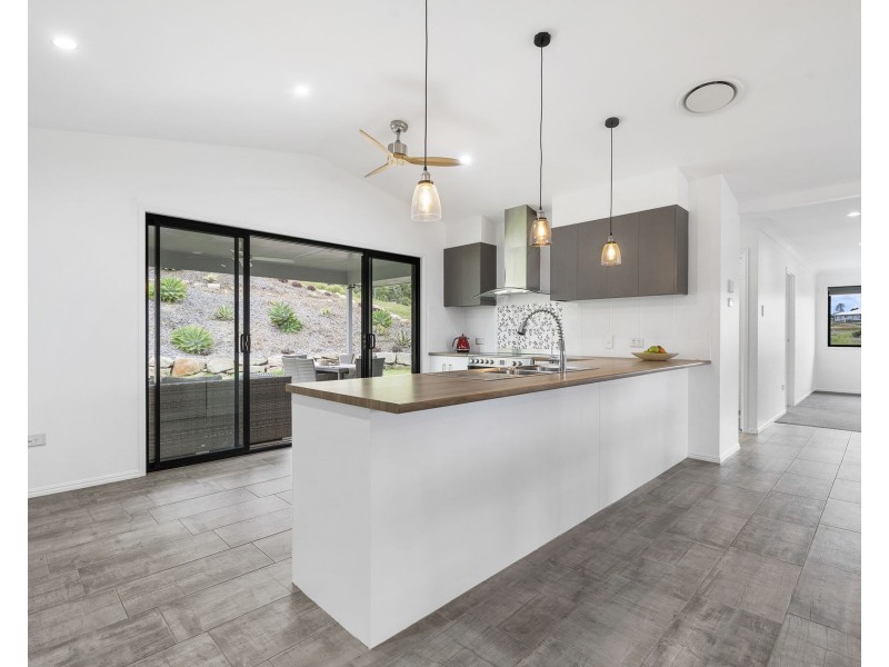 11 Skyline Drive, Withcott QLD 4352
