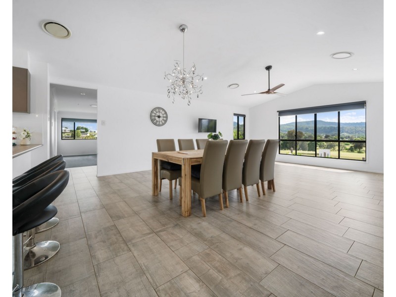 11 Skyline Drive, Withcott QLD 4352