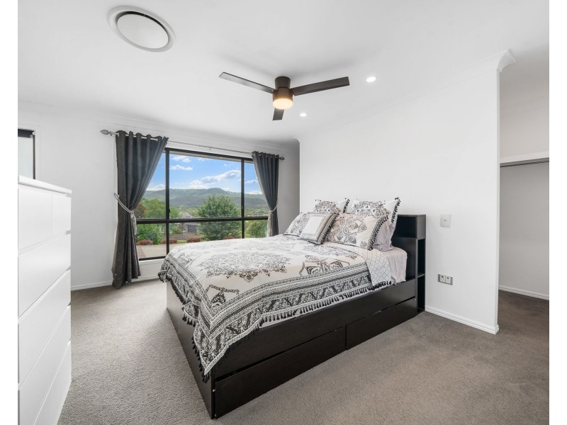 11 Skyline Drive, Withcott QLD 4352