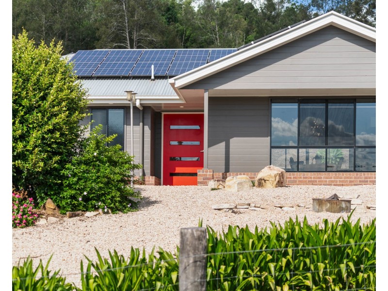 11 Skyline Drive, Withcott QLD 4352
