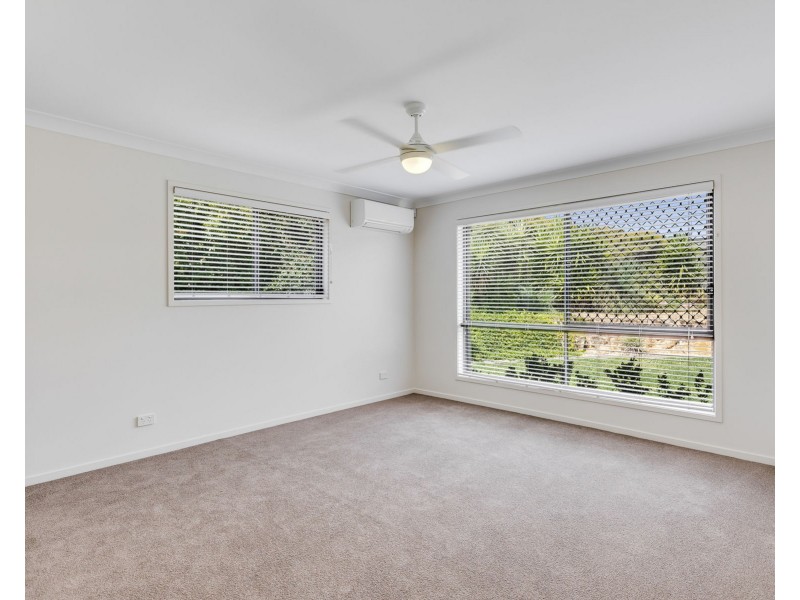 2 Punter Close, Glenvale QLD 4350