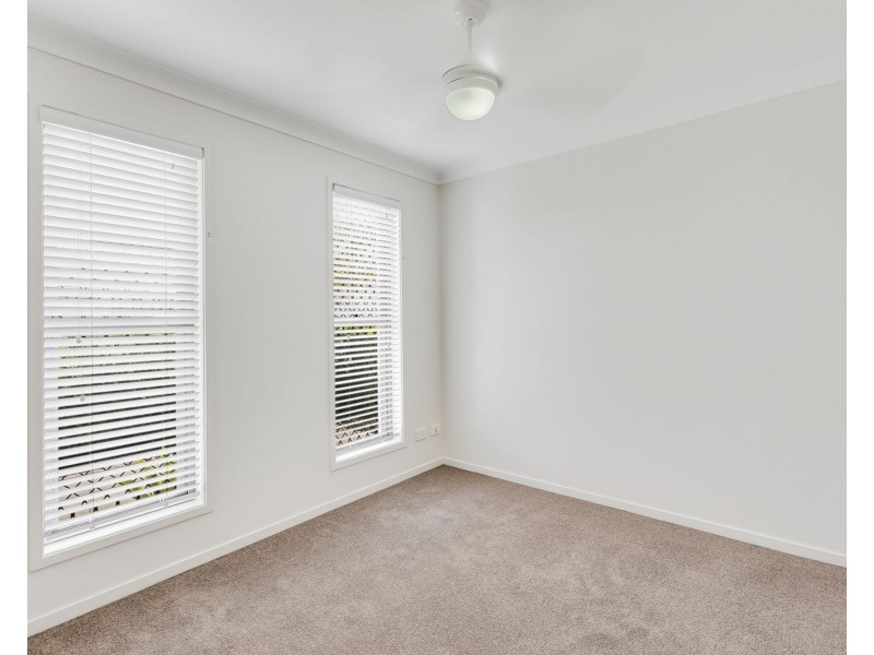 2 Punter Close, Glenvale QLD 4350
