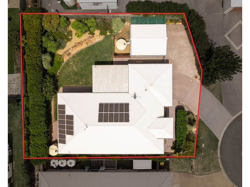 2 Punter Close, Glenvale QLD 4350