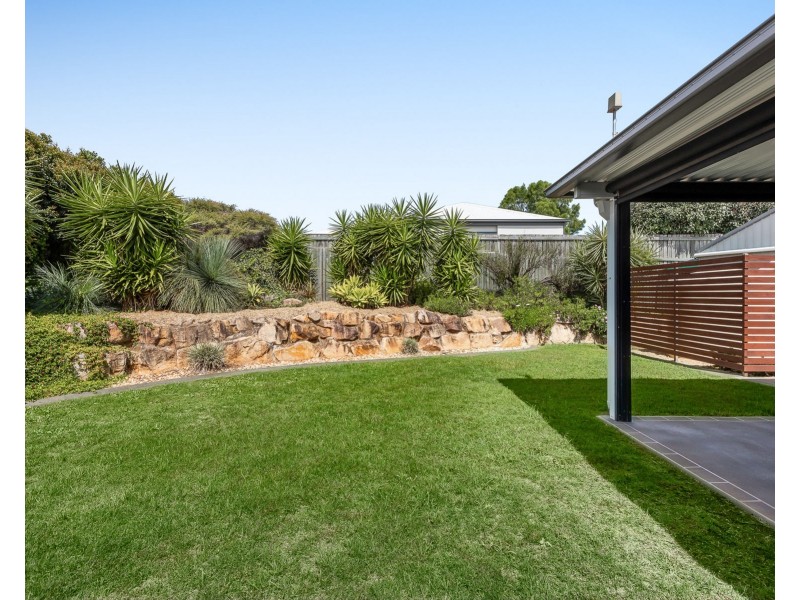 2 Punter Close, Glenvale QLD 4350
