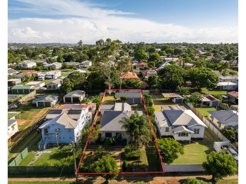 220 Bridge Street, Newtown QLD 4350