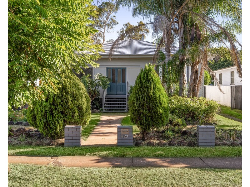 220 Bridge Street, Newtown QLD 4350