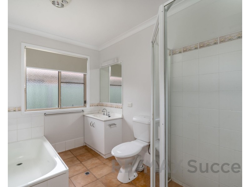 2/380 West Street, Kearneys Spring QLD 4350