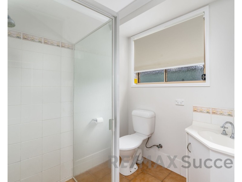 2/380 West Street, Kearneys Spring QLD 4350