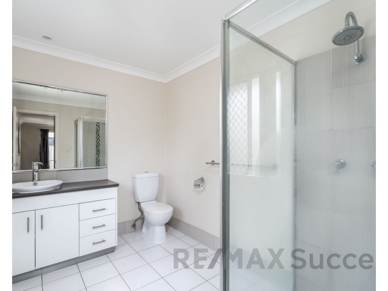 6 Barambah Street, Glenvale QLD 4350