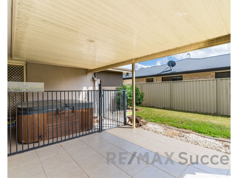 6 Barambah Street, Glenvale QLD 4350