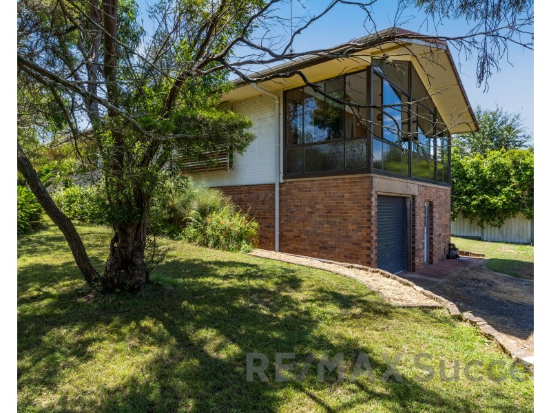 36 Mary Street, Mount Lofty QLD 4350