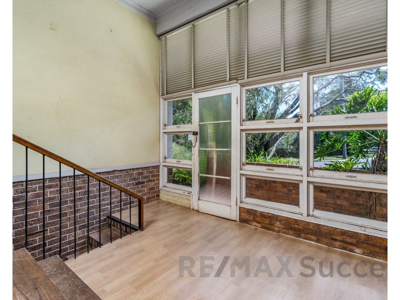 36 Mary Street, Mount Lofty QLD 4350