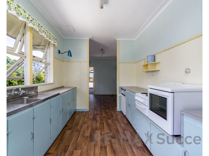 36 Mary Street, Mount Lofty QLD 4350