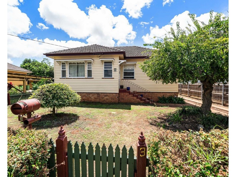 3 Betty Street, Newtown QLD 4350