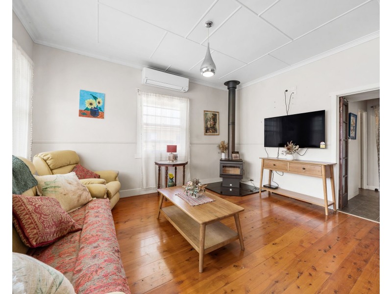 3 Betty Street, Newtown QLD 4350