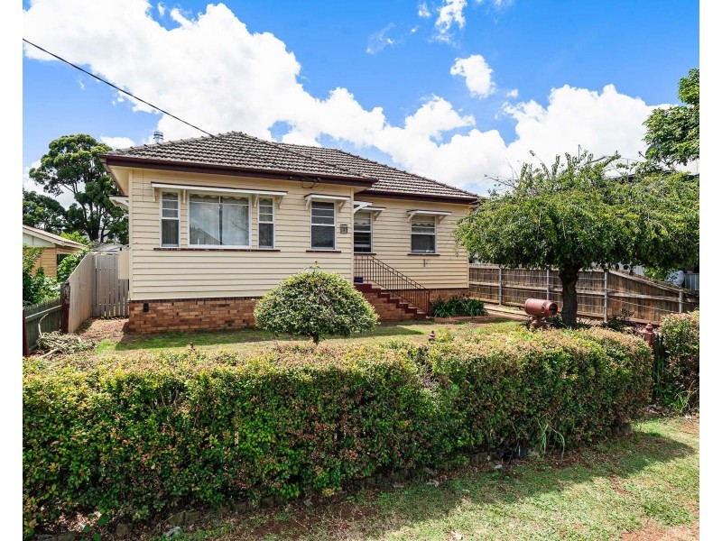 3 Betty Street, Newtown QLD 4350