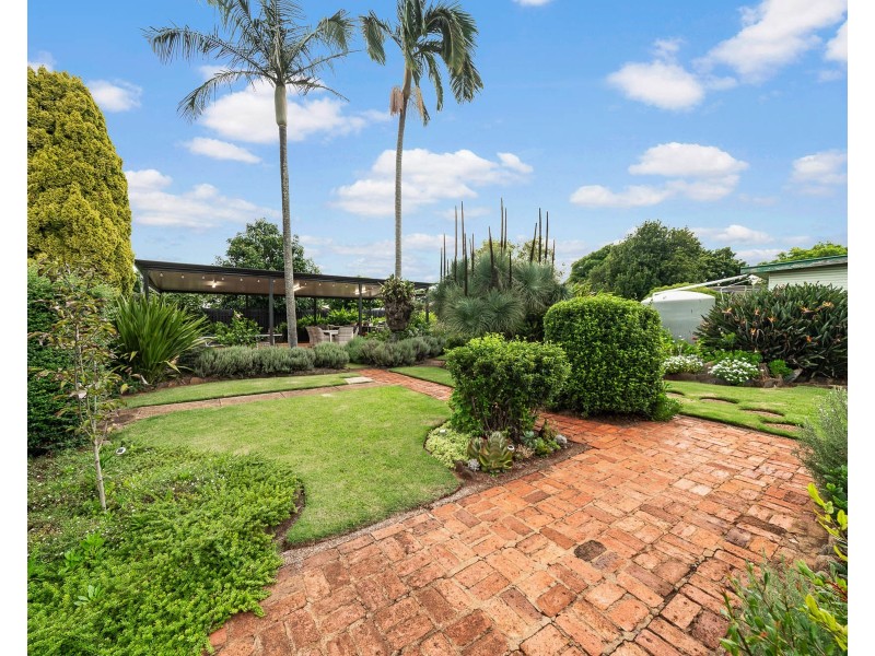 92 Drayton Road, Harristown QLD 4350