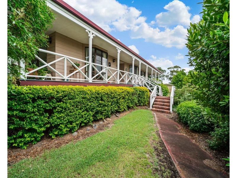 7 Cameron Crescent, Glenvale QLD 4350