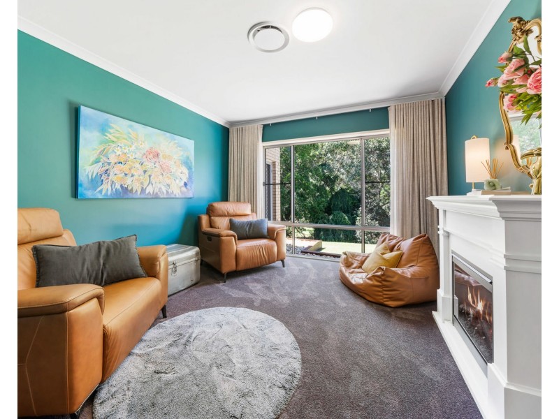 9 Belah Court, Withcott QLD 4352